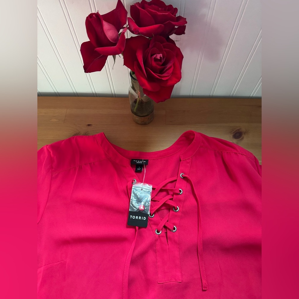 Torrid Harper Georgette Lace Up 3/4 Sleeve Virtual Pink Blouse Size 1X NWT - Picture 2 of 10